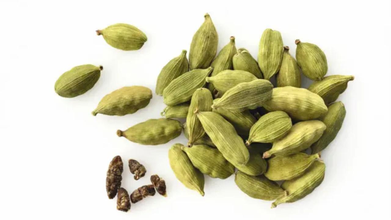 Cardamom is known to neutralize odours and freshen the breath. You can chew on a few whole cardamom pods or add ground cardamom to your meals. Photo Courtesy: iStock